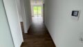 Wohnungsflur mit Videoklingelanlage
